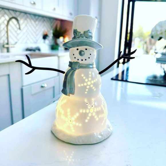 Scentsy SPARKLING SNOWMAN Warmer Holiday Christmas NIB